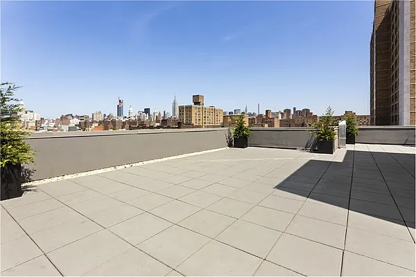 Rented by Compass | media 7