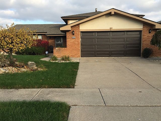 1st image of 19609 Lake Park Dr