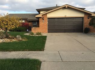 19609 Lake Park Dr, Lynwood, IL
