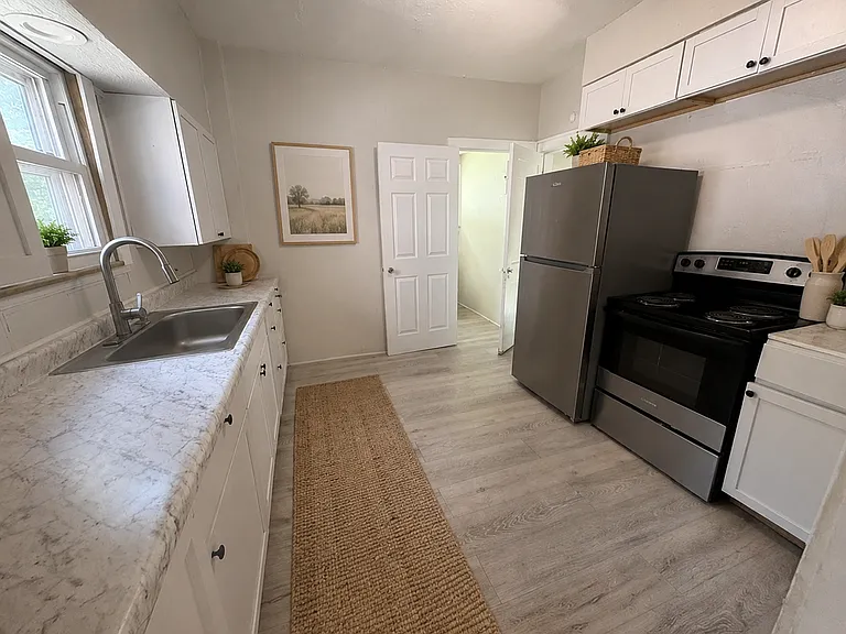 637 Storer Ave — Photo 5