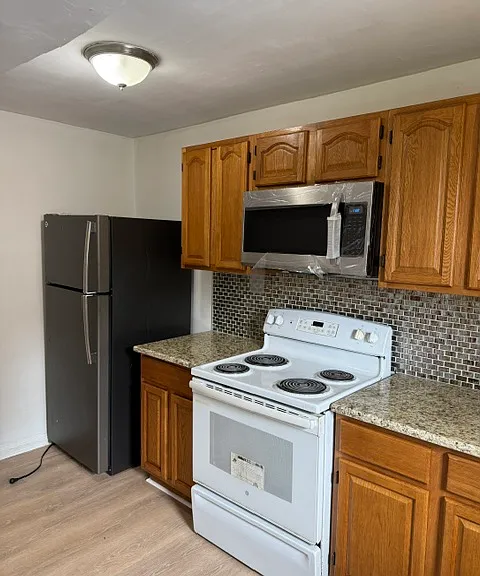 44 N Pennewell Dr — Photo 2