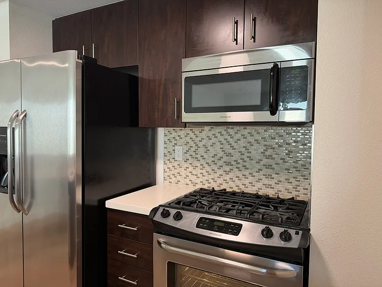 436 S Virgil Ave #Penthouse 15 — Photo 7