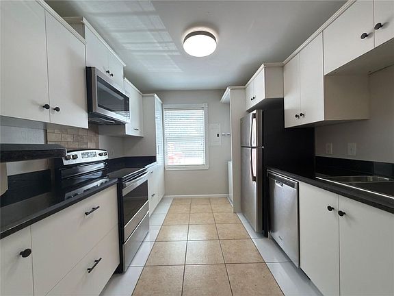 5th image of 1502 Heights Blvd APT 9