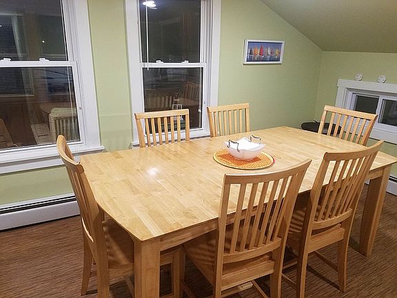 2nd floor room for 6