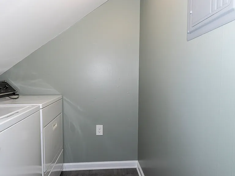 23 Gates Ave #2 — Photo 3