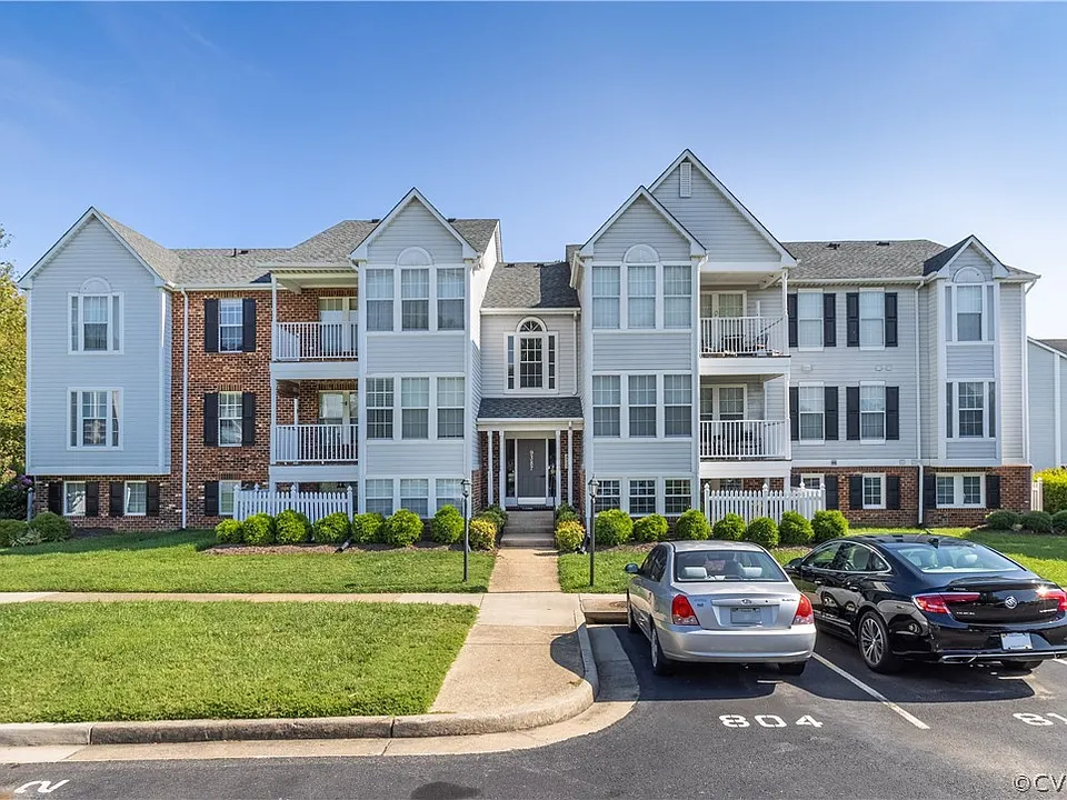 9387 Horse Castle Ct #804