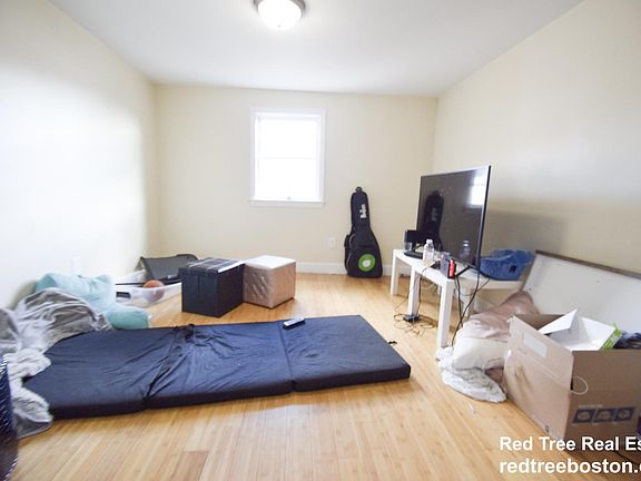 3rd image of 103 Orleans St #3AB