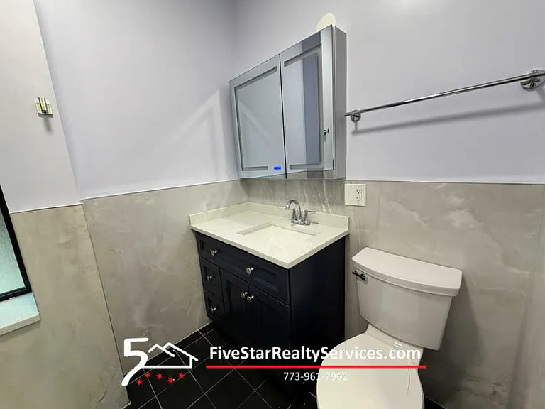 4635 N Clark St #1 — Photo 8