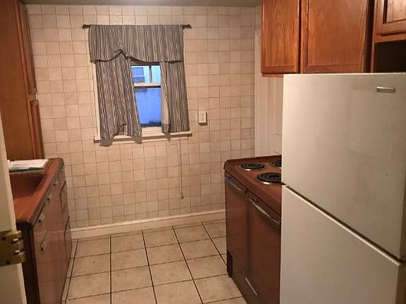 4th image of 1310 Colwell Ln