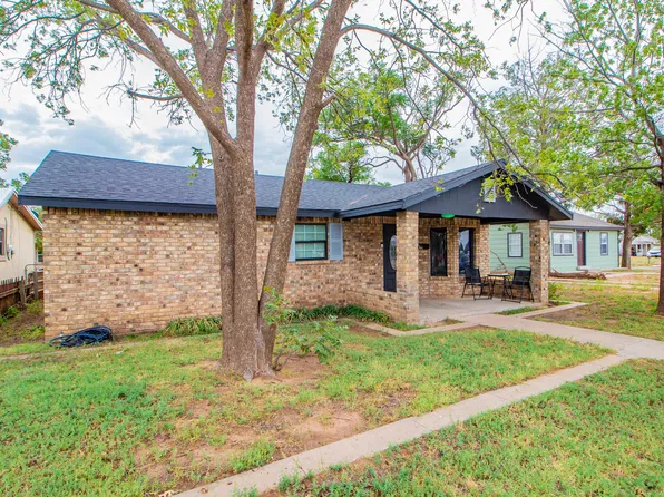1514 Austin St, Levelland, TX 79336