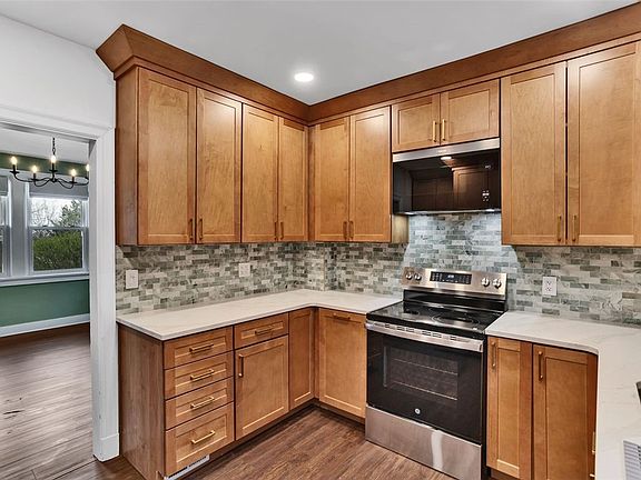 4th image of 180 Richbarn Rd