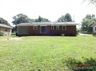 414 Lansdowne Rd, Fayetteville, NC 28314