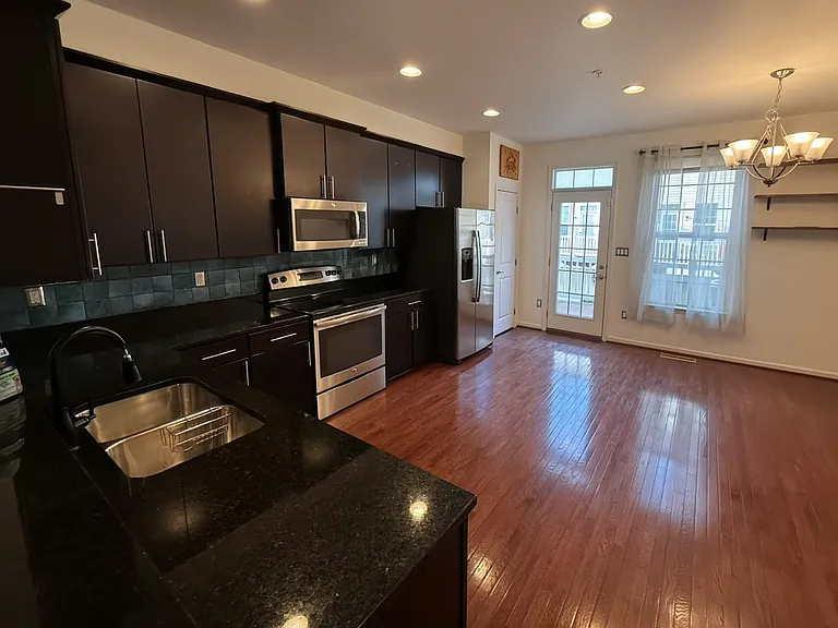 758 S Macon St — Photo 14