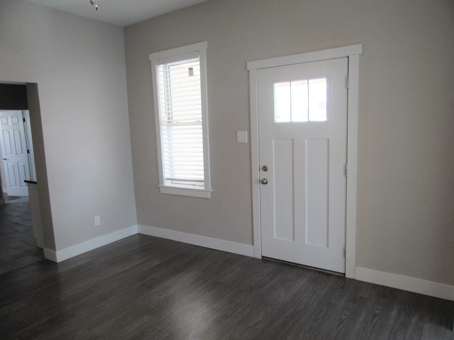 2 bed, 900 sqft, $2,000 — Photo 4