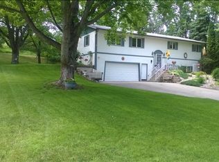 1021 8th Ave NW, Jamestown, ND 58401