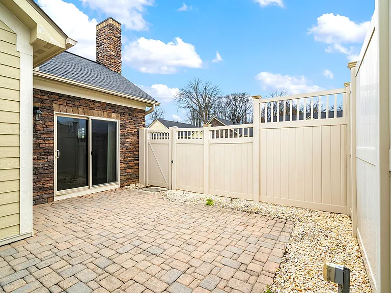 4935 Willow Bluff Cir — Photo 27
