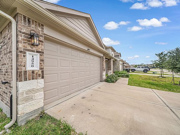 2nd image of 14950 Cypress Hollow Dr
