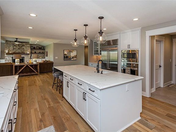 5th image of 745 SE Southbranch Dr