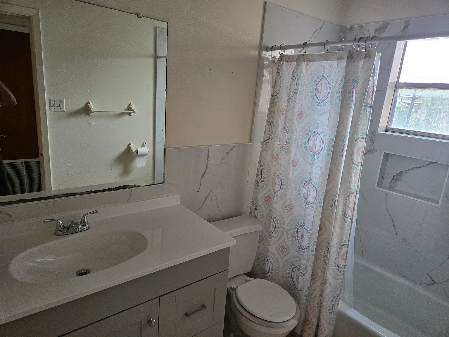 808 Lee Cir — Photo 4