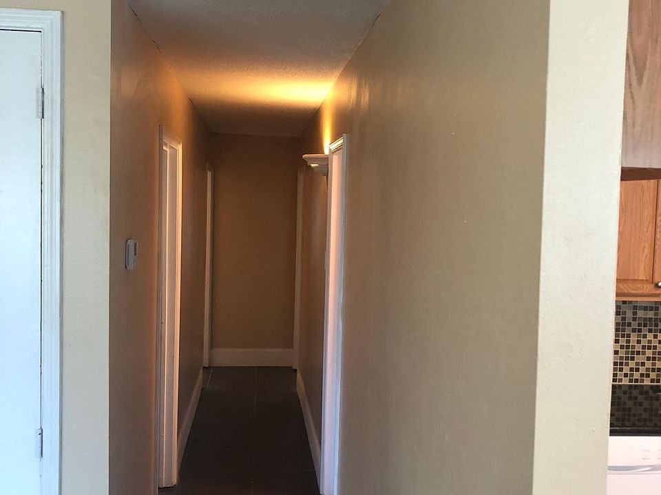 1st image of 365 Blossom Ct