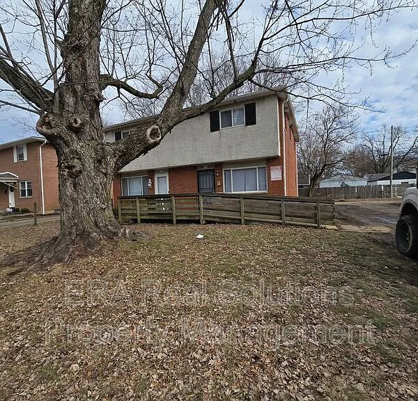 914 S Weyant Ave — Photo 1