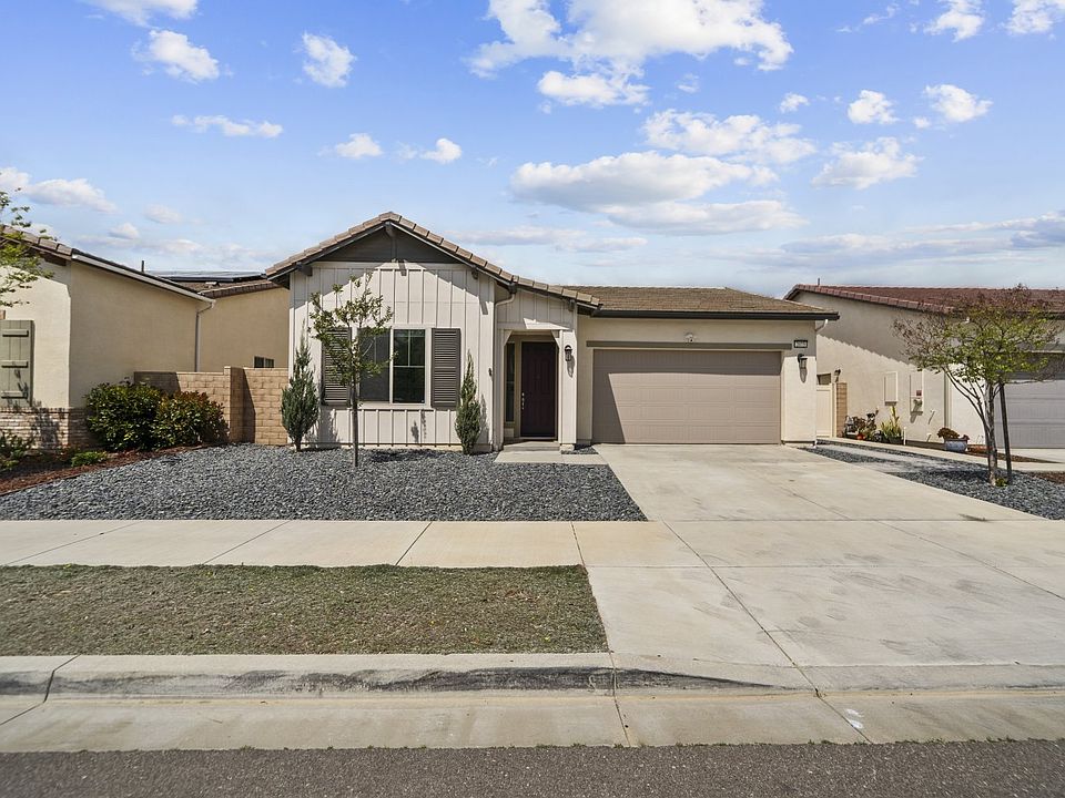 1st image of 2075 Seville Dr