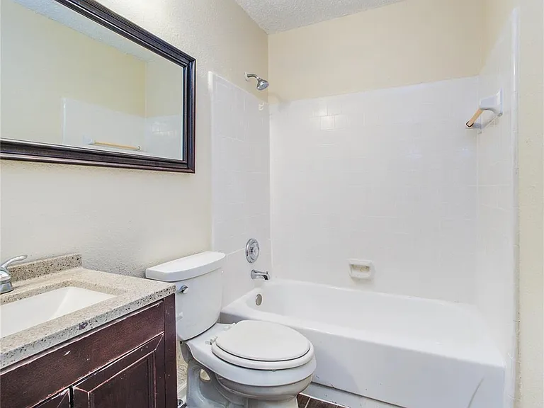 3307 E Heatherock Cir — Photo 8