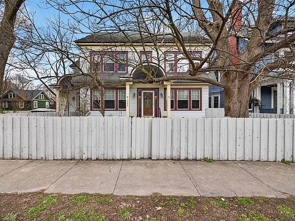 3rd image of 1062 Bellevue Ave