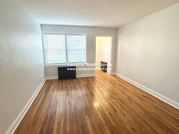 3rd image of 2737 W Berwyn Ave #G