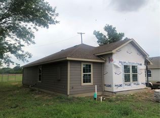 215 Lois Dr, Wilmer, TX 75172