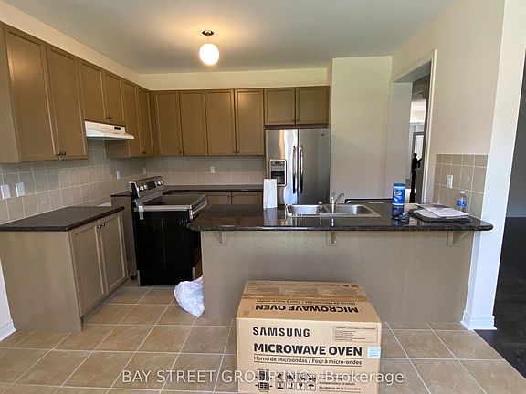 4th image of 35 Brownsberger Rd