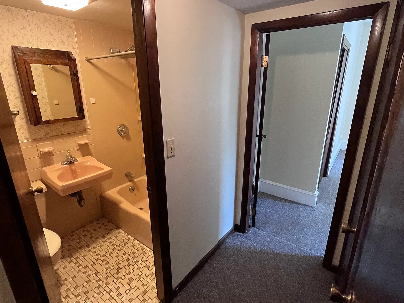 1 bed, 850 sqft, $1,900 — Photo 4