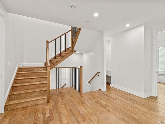 5th image of 1 Homestead Lane #203