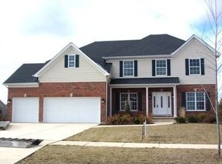 309 White Pines Ln, Oswego, IL
