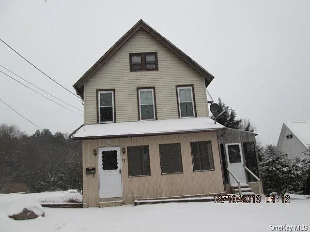 17 Grant St photo 1