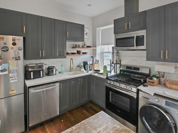 179 Meserole Ave APT 2L