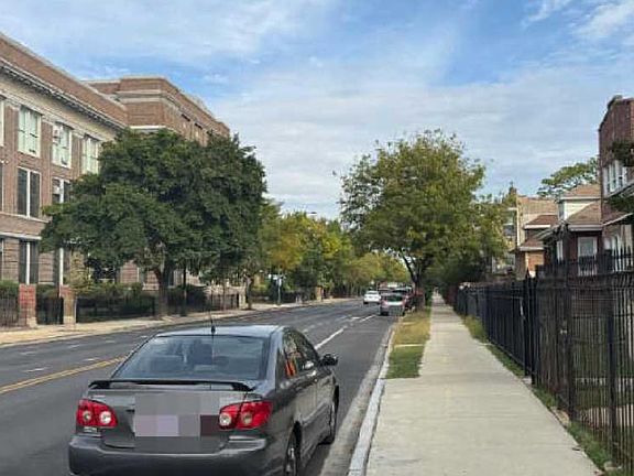 4th image of 1007 N Laramie Ave