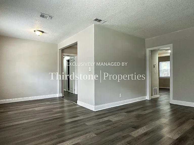 3347 Phyllis St — Photo 7