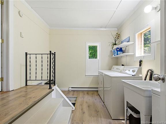 3rd image of 18 Pleasant Ave