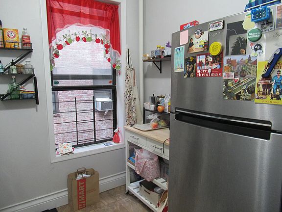 3rd image of 122 Fenimore St APT D3