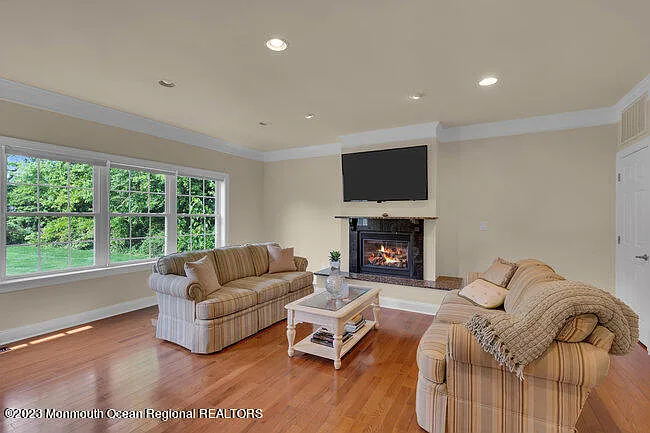 42 Pitney Ave — Photo 5