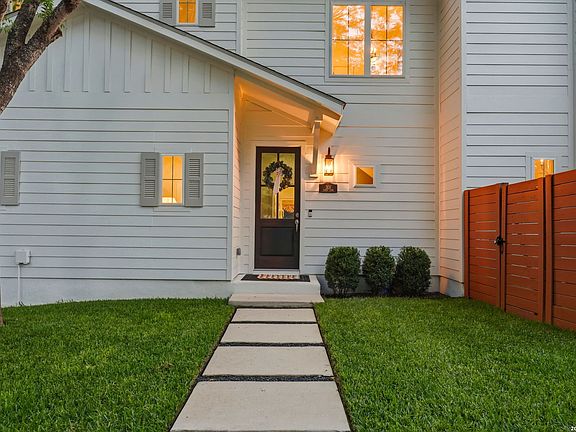 3rd image of 301 OGDEN LN