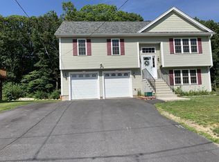 21 Arbutus St, Worcester, MA 01604