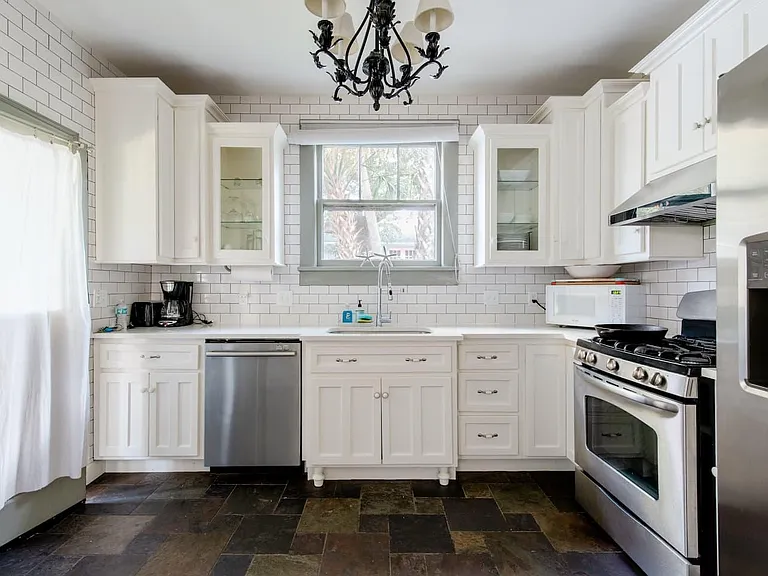 302 N Peninsula Ave — Photo 6