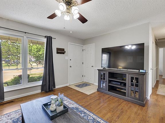 4th image of 4404 Conleth Dr