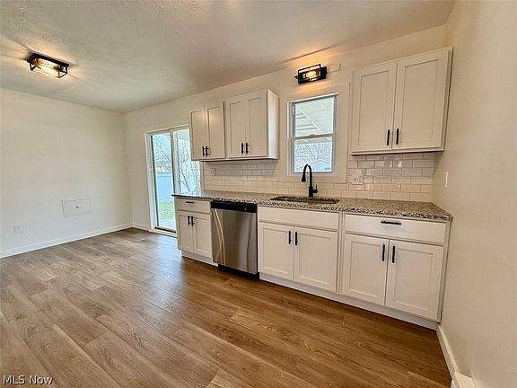 4th image of 2235 Crehore St