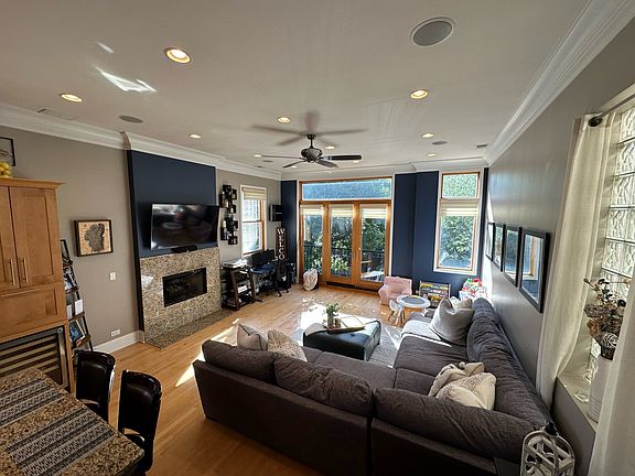 5th image of 2937 N Damen Ave #3
