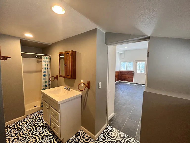 Delano Dr — Photo 13