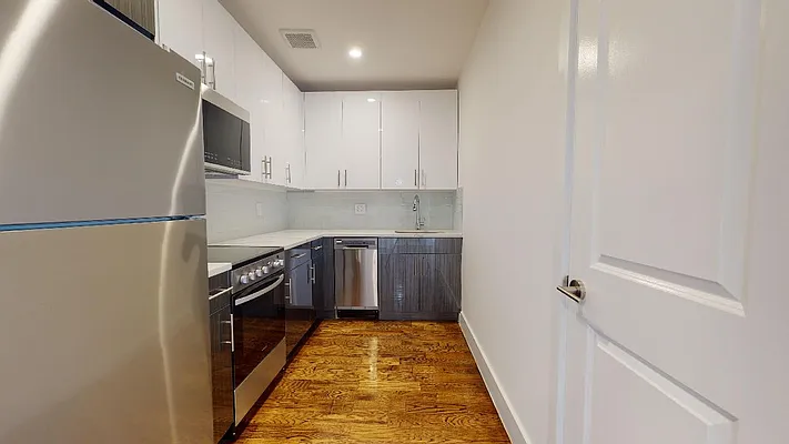 Rented by Metro Garden Realty NYC | media 26