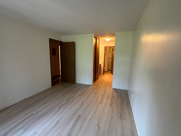 35 Nathan Ln N #121 — Photo 12